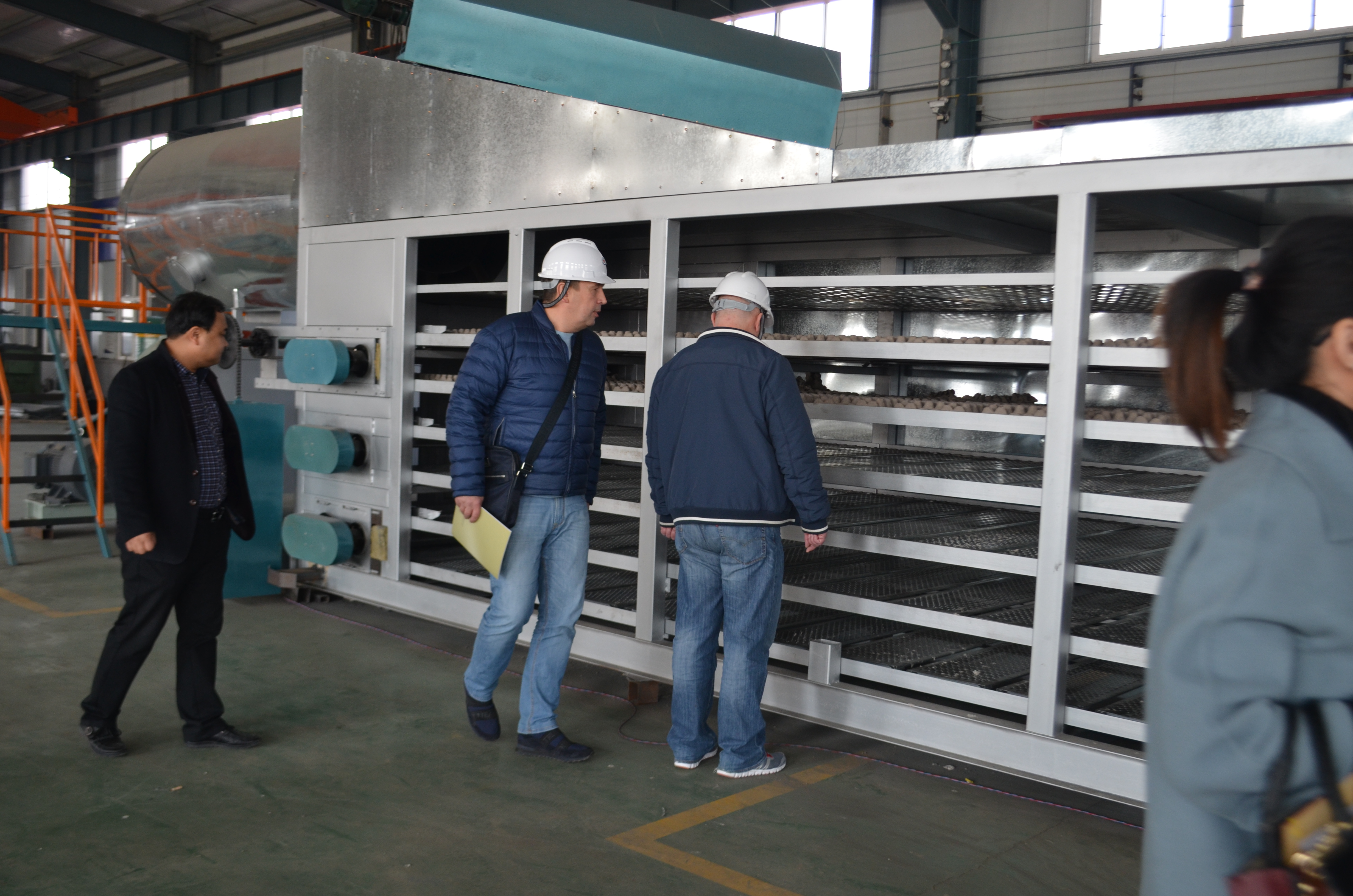 蛋托機(jī)、蛋托生產(chǎn)線(xiàn)、雞蛋托盤(pán)機(jī)，請(qǐng)致電宏潤(rùn)包裝